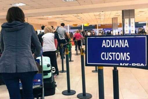 Aduana Fácil permitirá a turistas internacionales agilizar su ingreso al país