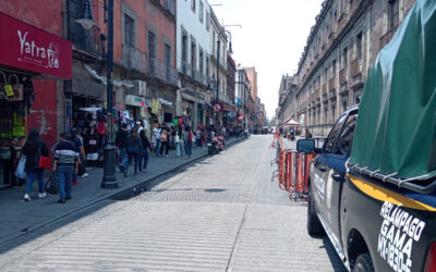 Mantienen cercado el Zócalo y calles aledañas