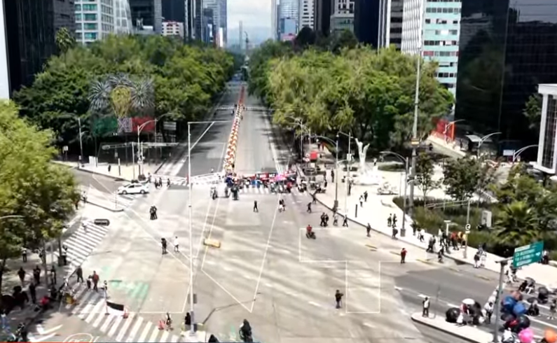 Otra vez, bloquea CNTE Paseo de la Reforma