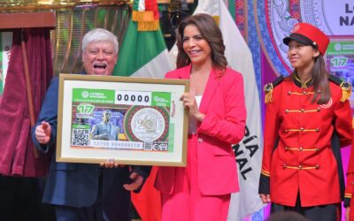 Conmemoran con «cachito» 90 aniversario de la Escuela Normal Superior de México