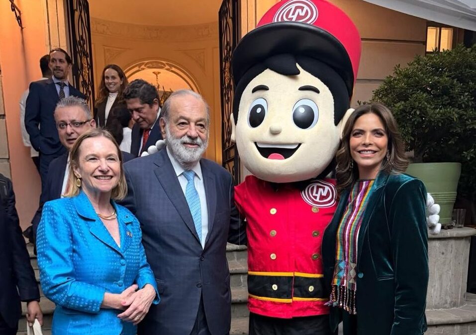Bicentenario de Relaciones Diplomáticas México – Francia es celebrado con «cachito»