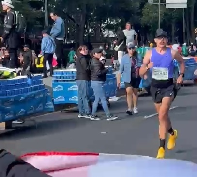 Retumban CDMX 30 mil corredores en el XLIII Maratón Internacional Telcel 2026