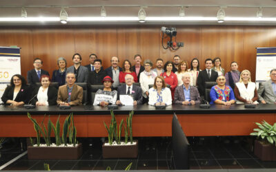 Presidenta del Senado entrega reconocimiento a Escritores de México