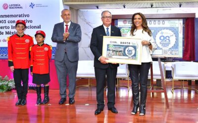 Presentan «cachito» por 98 aniversario del AICM